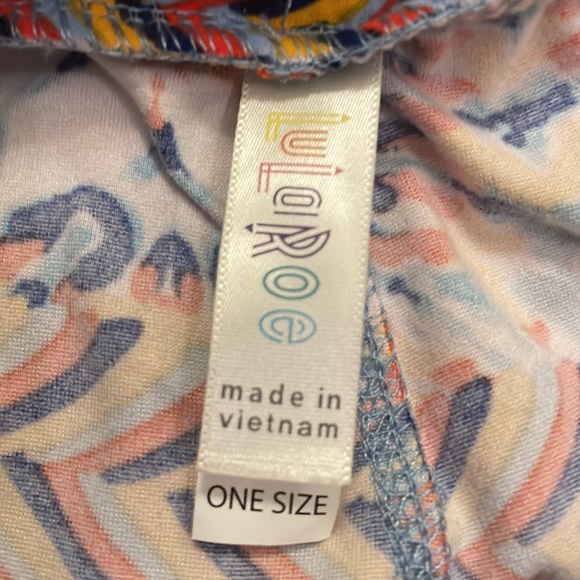 LuLaRoe vintage leggings two prints in one - Picture 5 of 5
